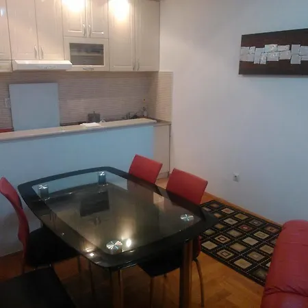 Vozdovac Апартаменты *